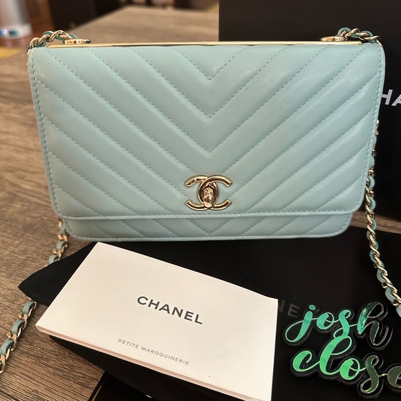 Chanel Wallet on Chain 💯 authentic - Picture 2 of 14